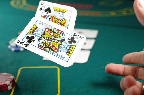  Solitaire Masters: The Art of Solitary Card Game Mastery